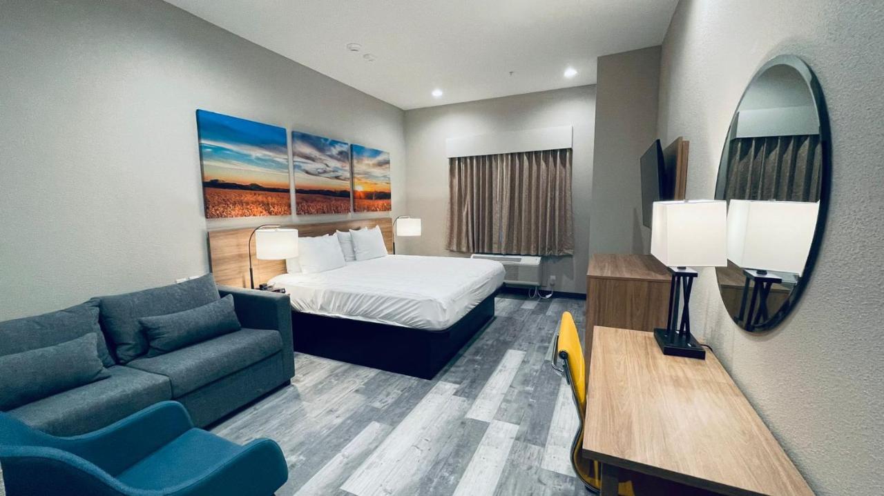 Days Inn & Suites By Wyndham Greater トンボール エクステリア 写真