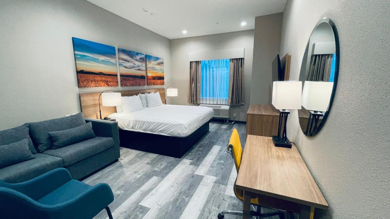 Days Inn & Suites By Wyndham Greater トンボール エクステリア 写真