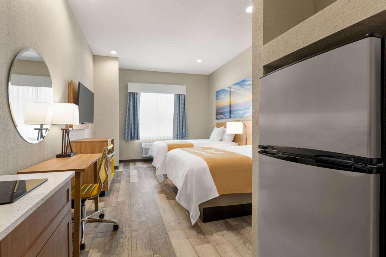 Days Inn & Suites By Wyndham Greater トンボール エクステリア 写真